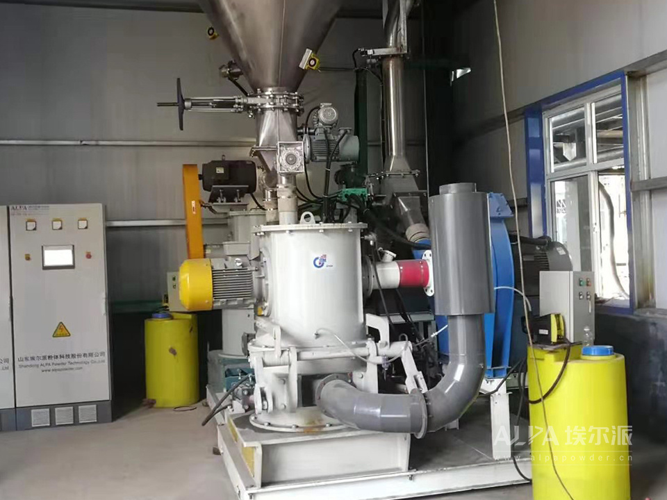 TSM<a href=http://www.keyada.cn/chanpin/144.html target=_blank class=infotextkey><a href=http://www.keyada.cn/chanpin/145.html target=_blank class=infotextkey>小蘇打</a></a>粉碎機(jī)設(shè)備實(shí)例圖